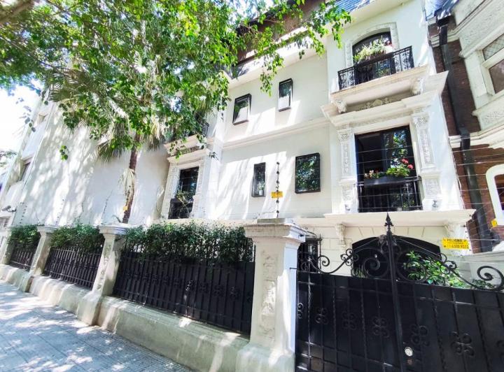 Casa · 350m² · 6 Ambientes · 1 Cochera