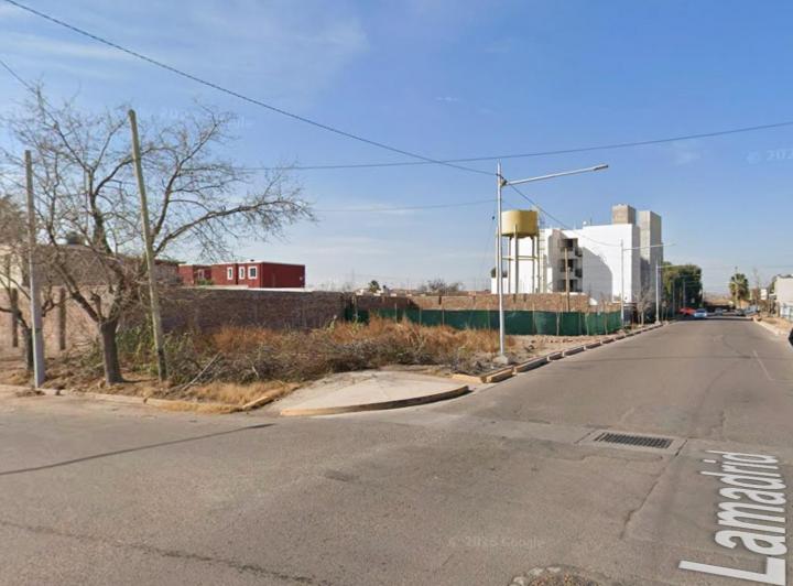 Terreno · 338m²