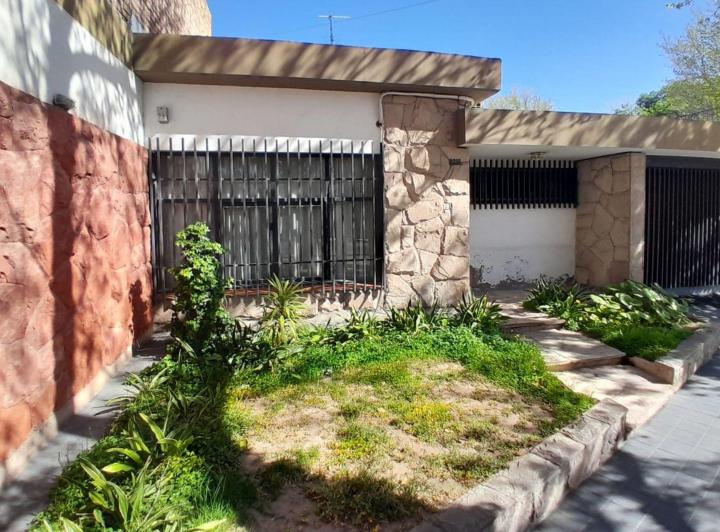 Casa · 120m² · 4 Ambientes · 1 Cochera