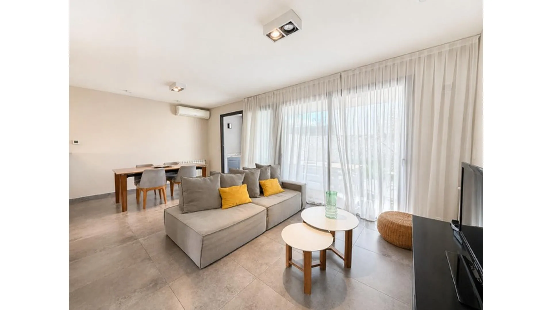 Alquiler Duplex Amoblado Green Ville 2 de 3 dormitorios