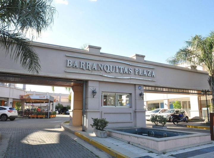 Local comercial · 60m² · 4 Ambientes · 2 Cocheras