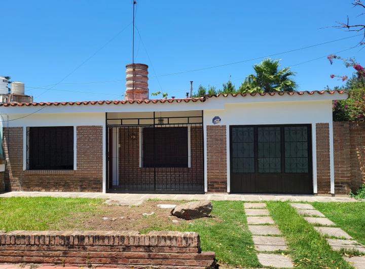 Casa · 90m² · 5 Ambientes · 1 Cochera