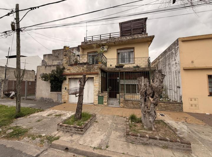 Casa · 187m² · 4 Ambientes · 1 Cochera