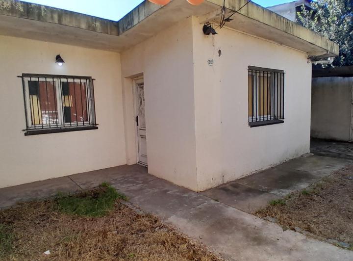 Casa · 80m² · 4 Ambientes · 1 Cochera
