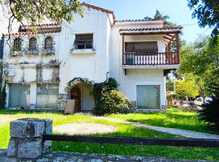Oficina comercial · 150m² · 4 Ambientes · 4 Cocheras