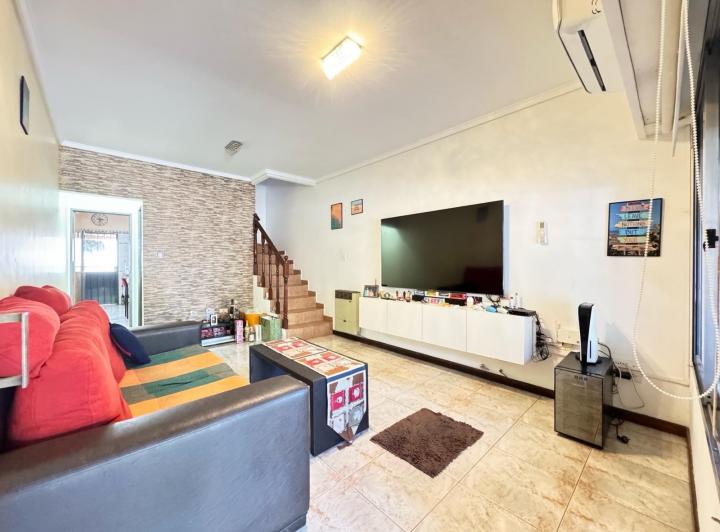 Casa · 90m² · 5 Ambientes · 1 Cochera