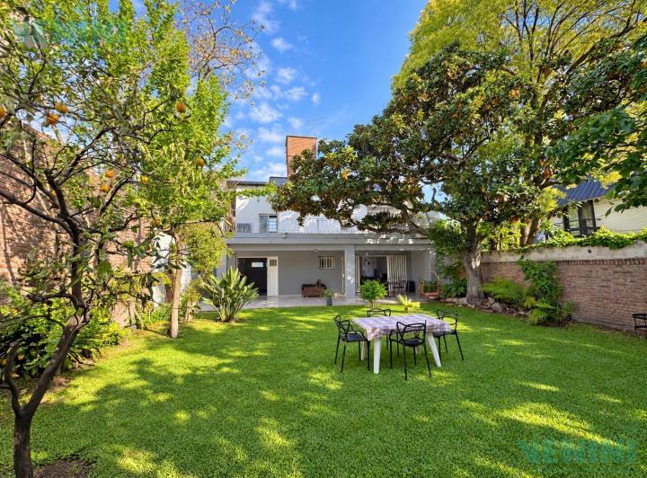 Casa · 190m² · 4 Ambientes · 2 Cocheras