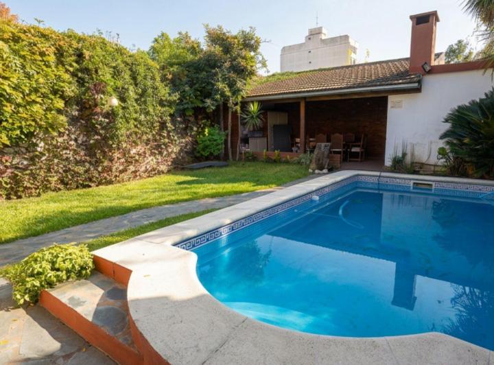 Casa · 172m² · 4 Ambientes · 1 Cochera