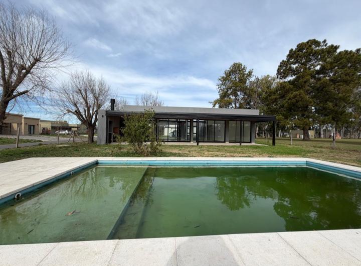 Casa · 123m² · 4 Ambientes · 4 Cocheras