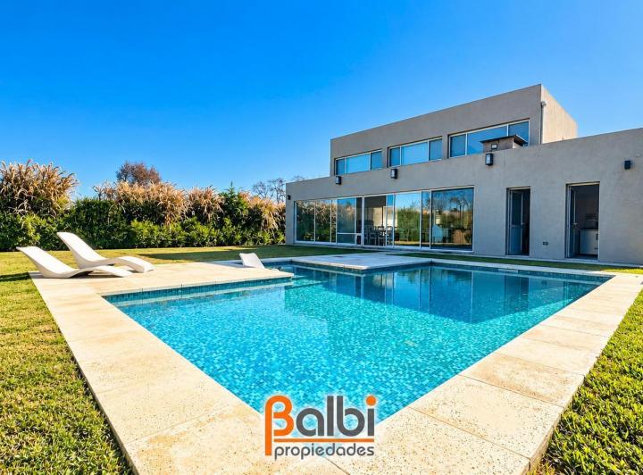 Casa · 195m² · 5 Ambientes