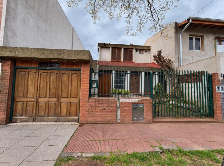 Casa · 109m² · 5 Ambientes · 1 Cochera
