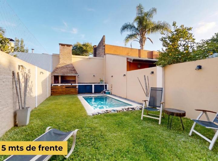 Casa · 158m² · 5 Ambientes · 1 Cochera