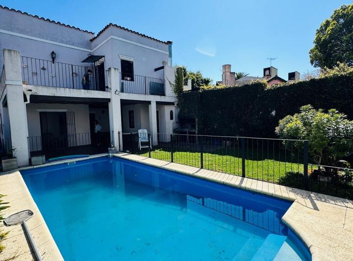 Casa · 239m² · 6 Ambientes · 1 Cochera