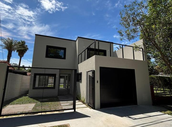 Casa · 191m² · 5 Ambientes · 1 Cochera
