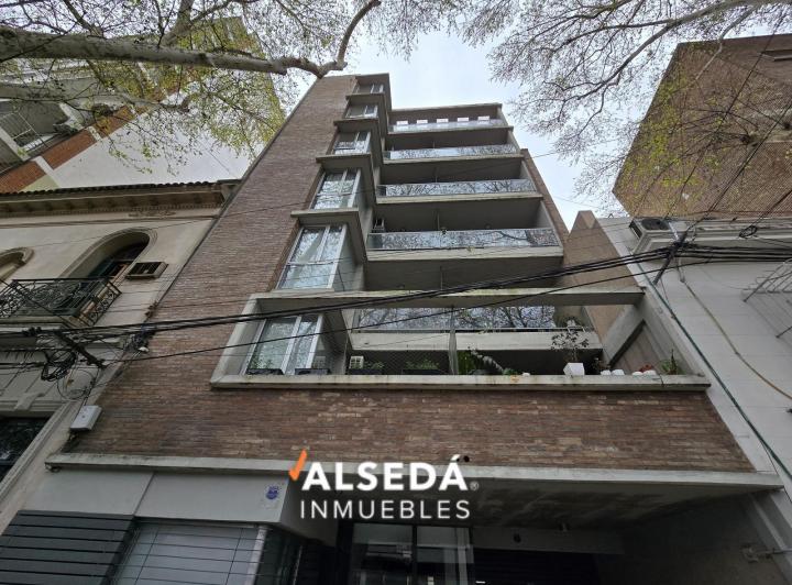Casa · 187m² · 4 Ambientes · 2 Cocheras