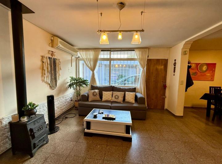 Casa · 120m² · 5 Ambientes · 1 Cochera