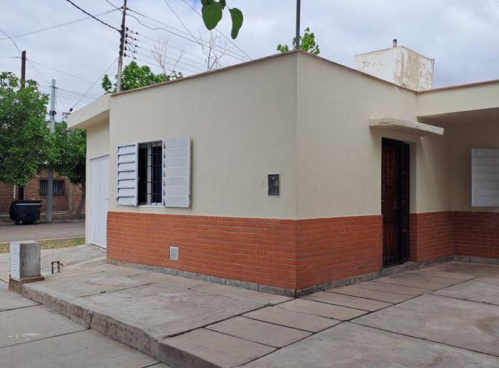 Casa · 80m² · 4 Ambientes · 1 Cochera