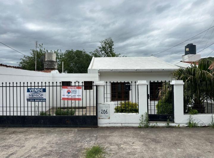 Casa · 200m² · 2 Ambientes · 1 Cochera