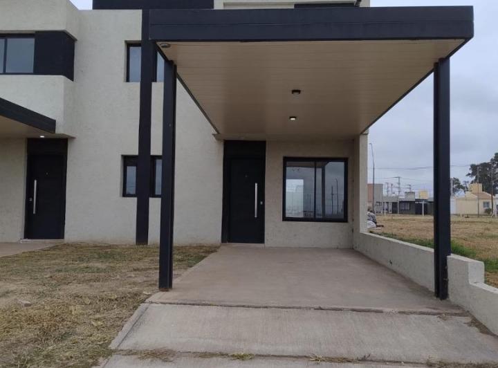Casa · 90m² · 3 Ambientes · 1 Cochera