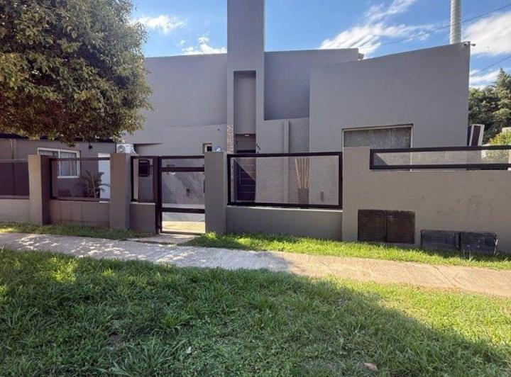 Casa · 190m² · 4 Ambientes · 1 Cochera