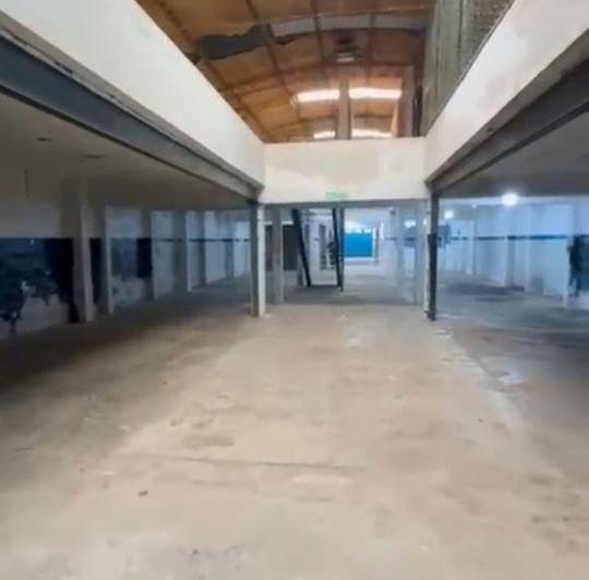 Bodega-Galpón · 750m² · 9 Ambientes · 2 Cocheras
