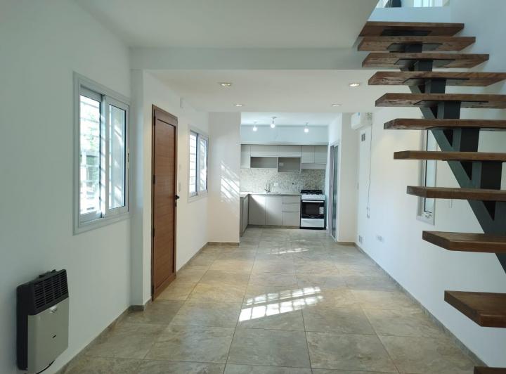 Casa · 90m² · 4 Ambientes · 1 Cochera