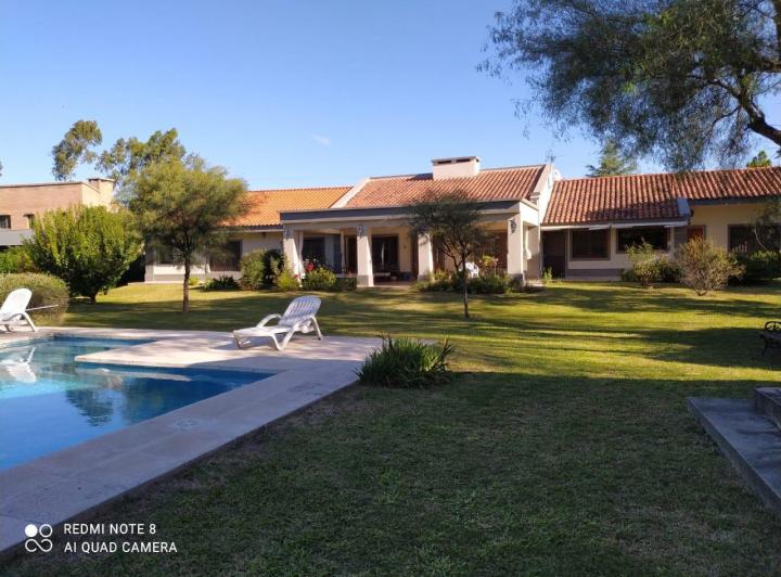 Casa · 524m² · 8 Ambientes · 2 Cocheras
