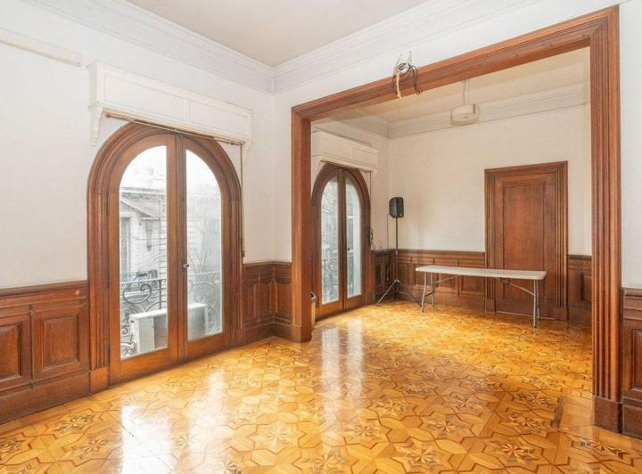 Casa · 635m² · 12 Ambientes · 1 Cochera