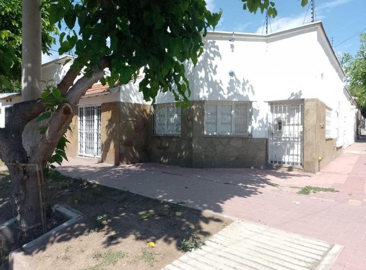 Casa · 228m² · 4 Ambientes · 1 Cochera