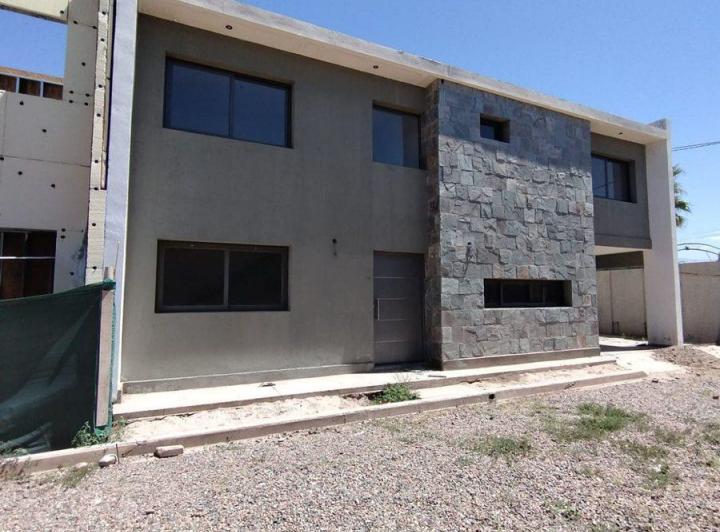 Casa · 100m² · 4 Ambientes · 1 Cochera