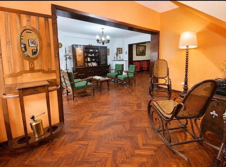 Casa · 280m² · 5 Ambientes · 1 Cochera