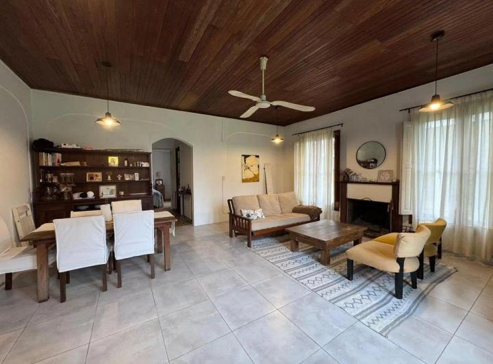 Casa · 123m² · 4 Ambientes · 2 Cocheras