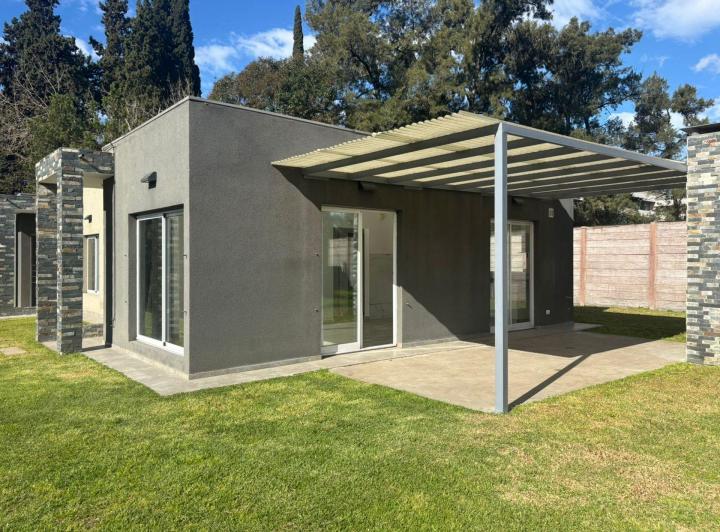 Casa · 49m² · 3 Ambientes · 1 Cochera