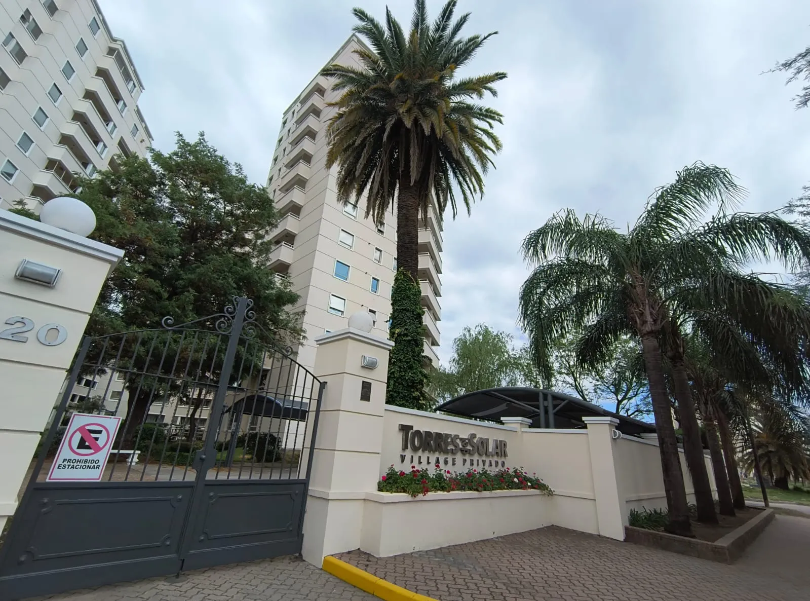 HERMOSO DEPTO!! 1 DORM + BALCON COMPLEJO TORRES DEL SOLAR