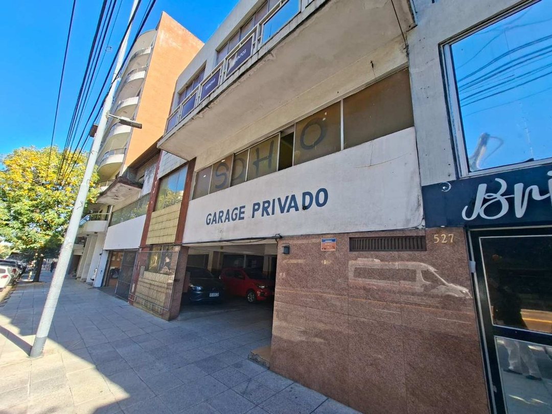 VENTA COCHERA en Av. Carabobo 500 Seguridad 24 Hs