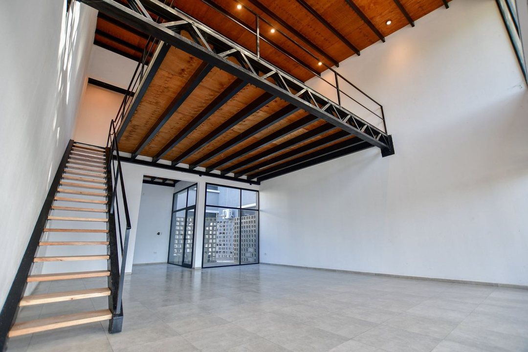 Local comercial en alquiler sobre Av. 520