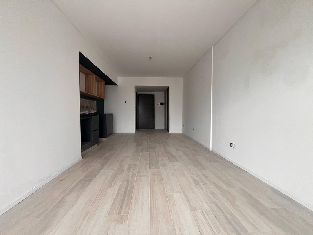 VENTA MONOAMBIENTE BALCON + JARDIN