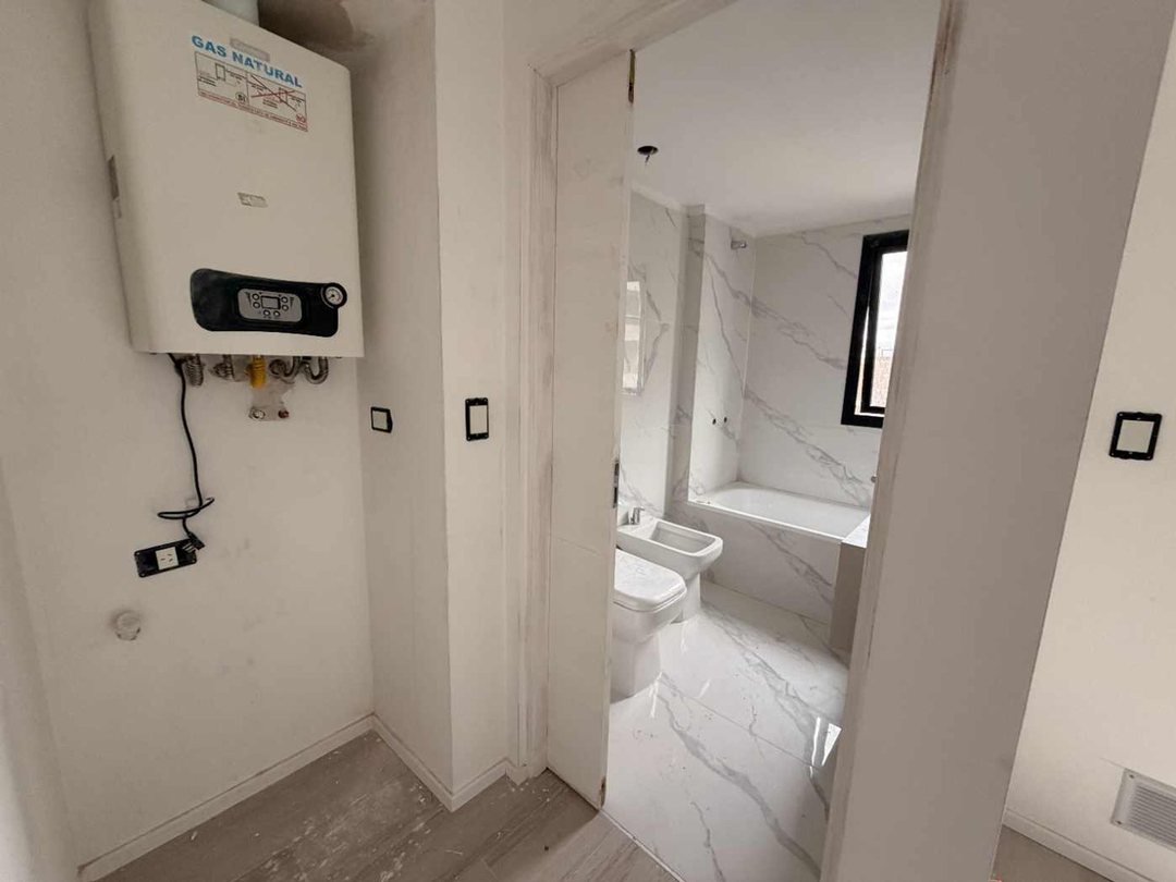 VENTA 2 AMBIENTES + PATIO + BALCON
