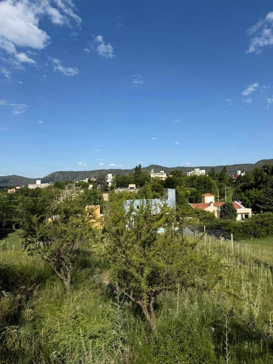 VENTA LOTE DE 969M2 EN Bº LOMAS DEL REY/MAYU SUMAJ