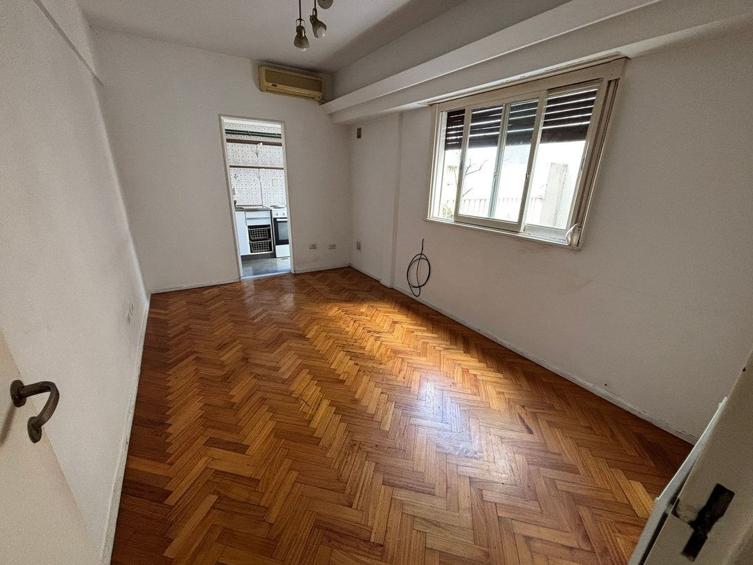 Venta Depto 2 amb c/ balcon terraza - Recoleta