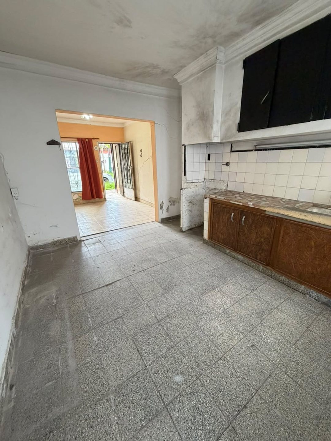 CASA EN VENTA EN LLAVALLOL, CON PATIO