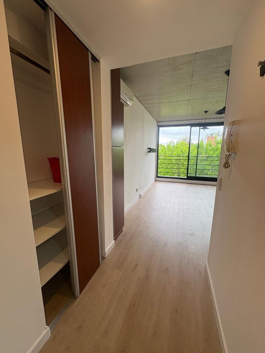 MONOAMBIENTE CON  BALCON, COCHERA, PILETA,TERREAZA