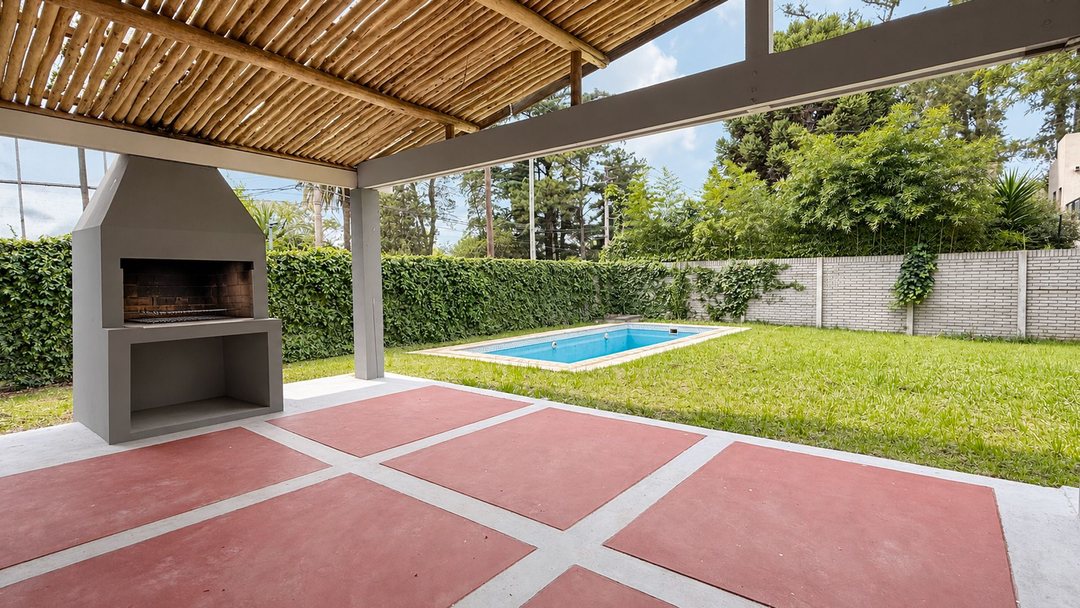ALQUILER CASA PB CON PILETA PARQUE Y QUINCHO