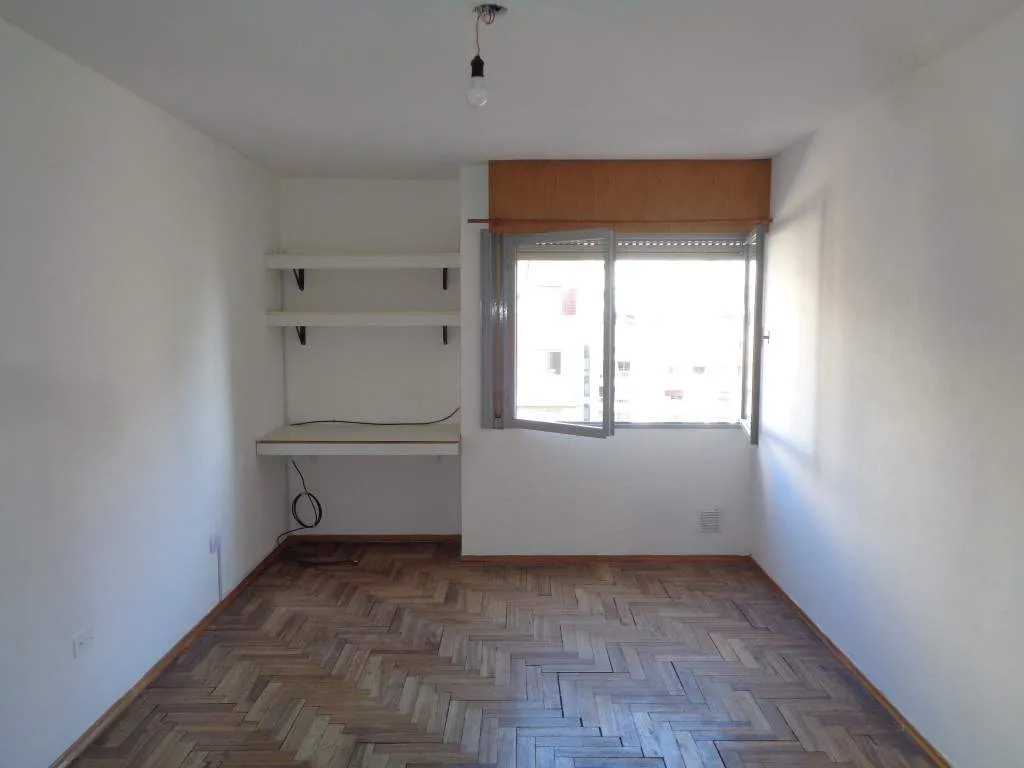 Centro - Departamento de 1 Dormitorio, Amplio con Excelente Vista, Vestidor y Pa...