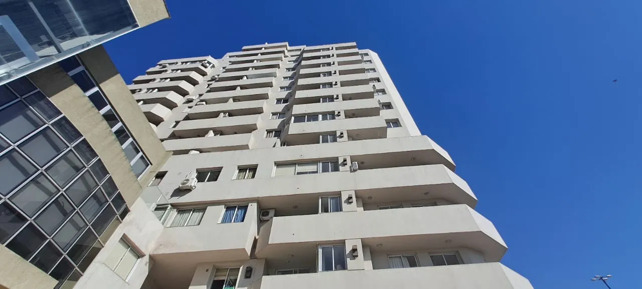 VENDO NVA CBA AV POETA LUGONES 24  2 DORMITORIOS  DEAPARTAMENTO AMPLIO FRENTE PARQUE SARMIENTO"
