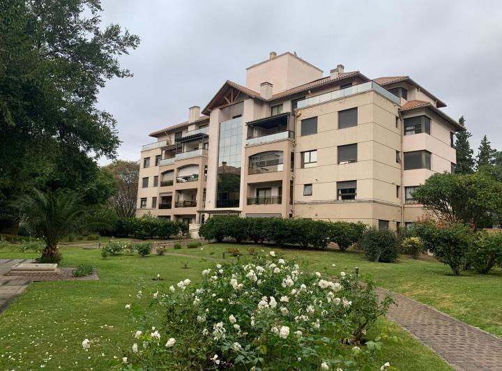Departamento · 180m² · 5 Ambientes · 2 Cocheras