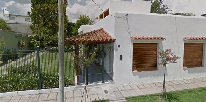 Casa · 228m² · 6 Ambientes · 2 Cocheras