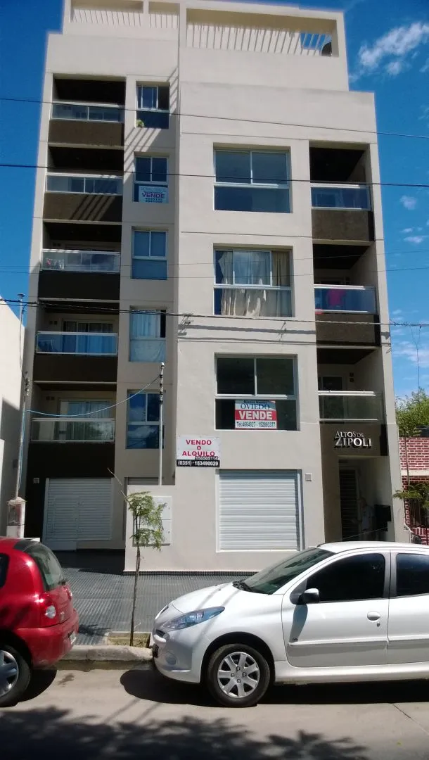Av. Zípoli 371 - A mts. Av. Colón