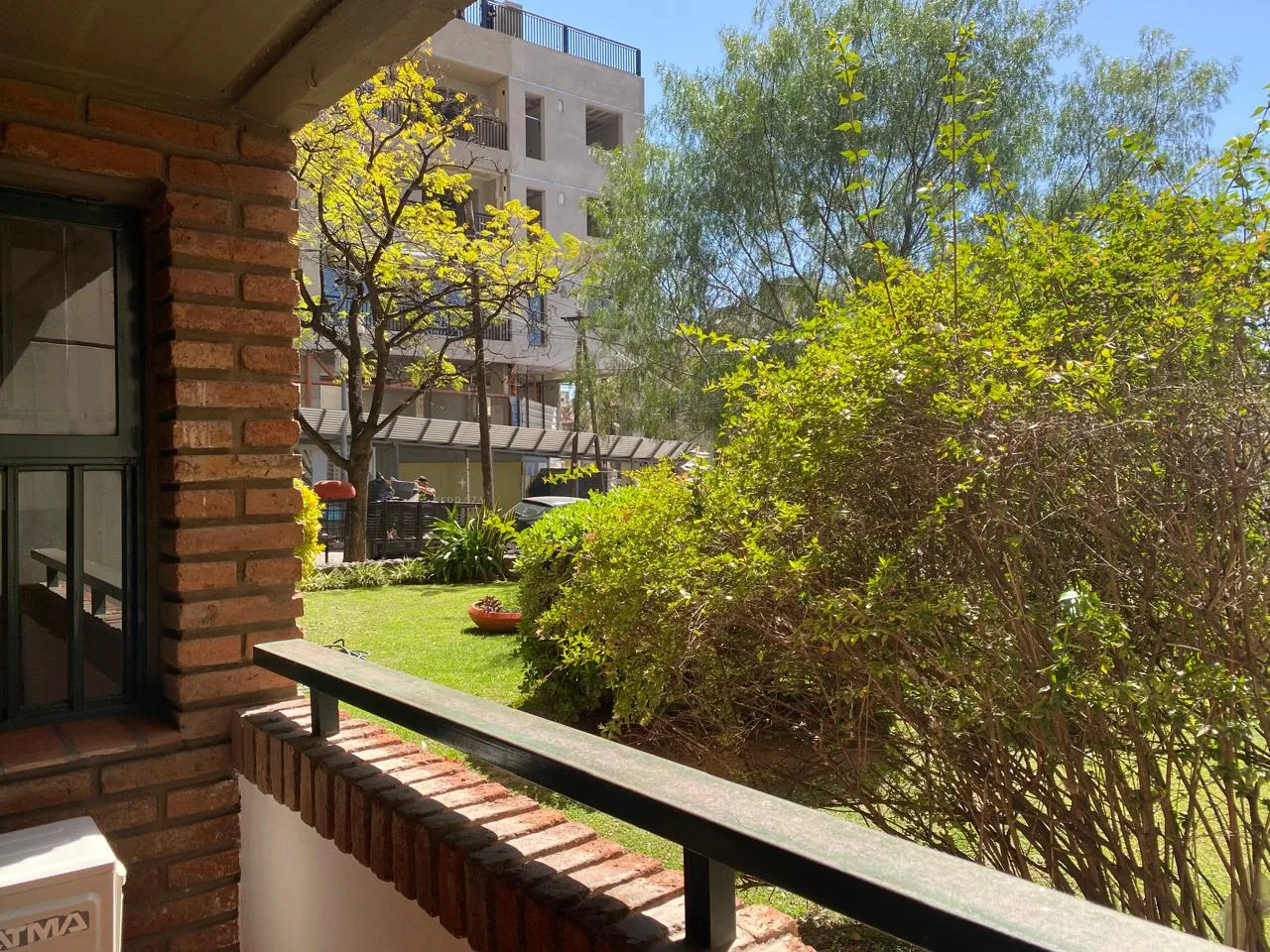 ALQUILO Departamento de 2 dormitorios con seguridad 24 hs - Alto Alberdi