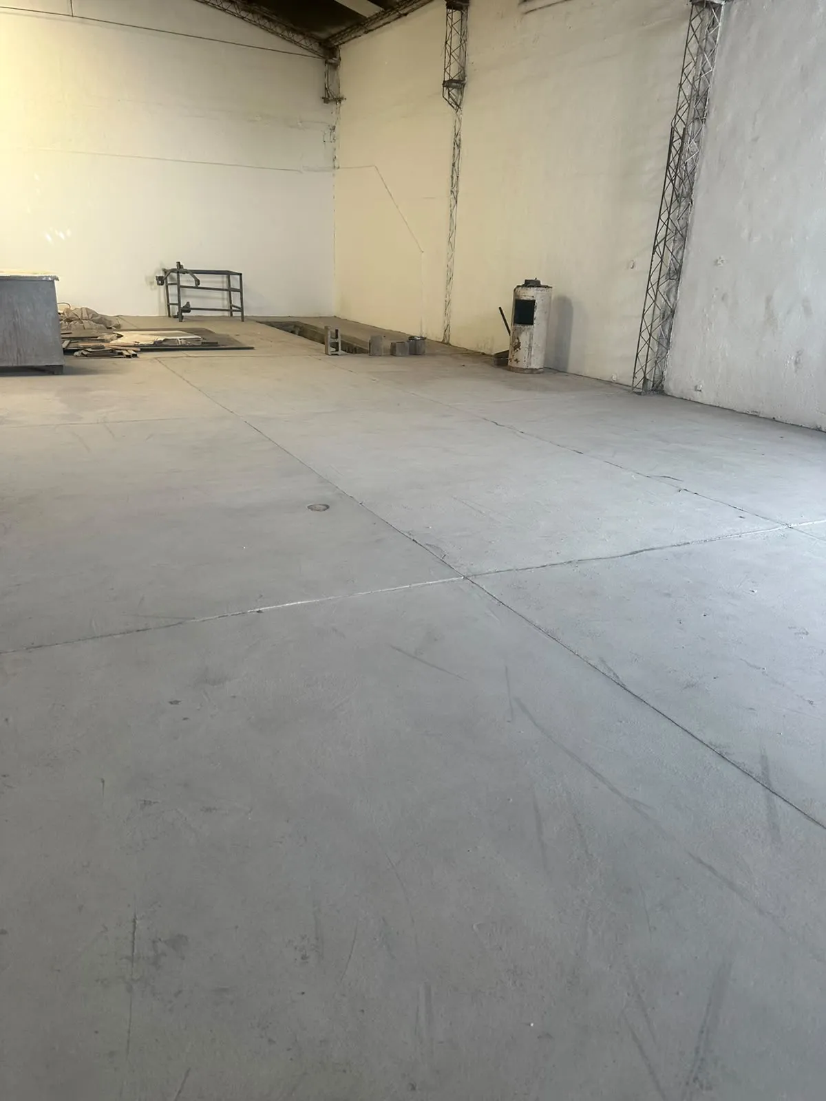 ALQUILER DE GALPÓN COMERCIAL / INDUSTRIAL EN ZONA ESTRATÉGICA!